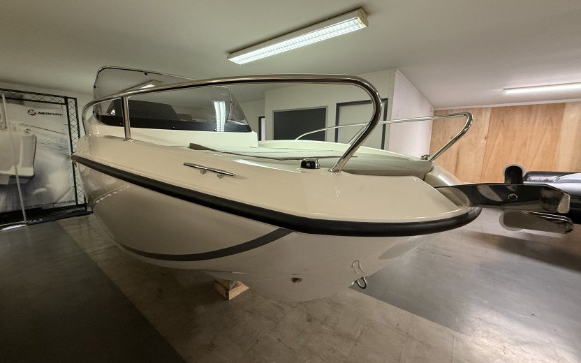 ACTIV 605 SUNDECK - Seine Nautic