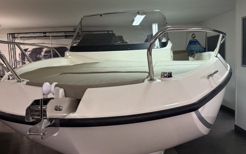 ACTIV 605 SUNDECK - Seine Nautic