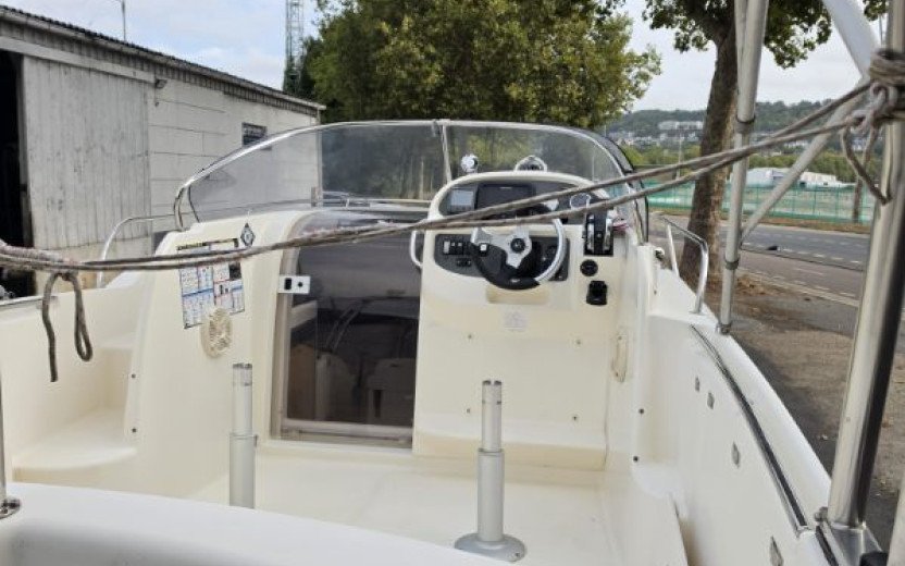 CAP CAMARAT 715WA - Seine Nautic