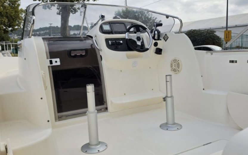 CAP CAMARAT 715WA - Seine Nautic